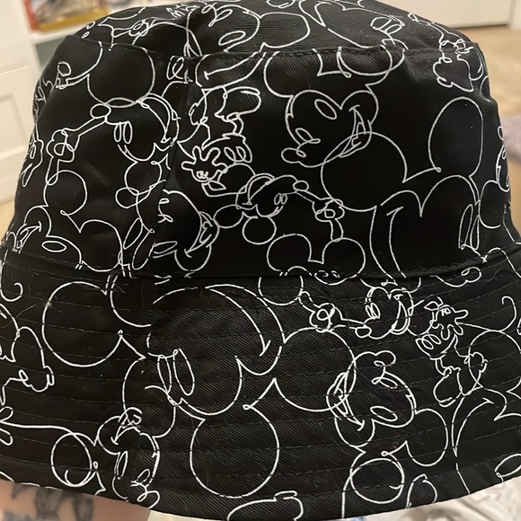 Reversible Mickey Hat - Picture 2 of 2